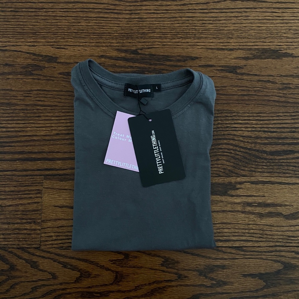 BNWT Pretty Little Thing T-shirt